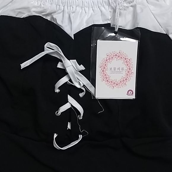 Gothic Off the Shoulder Lace Up Waist Dress - Picture 14 of 15